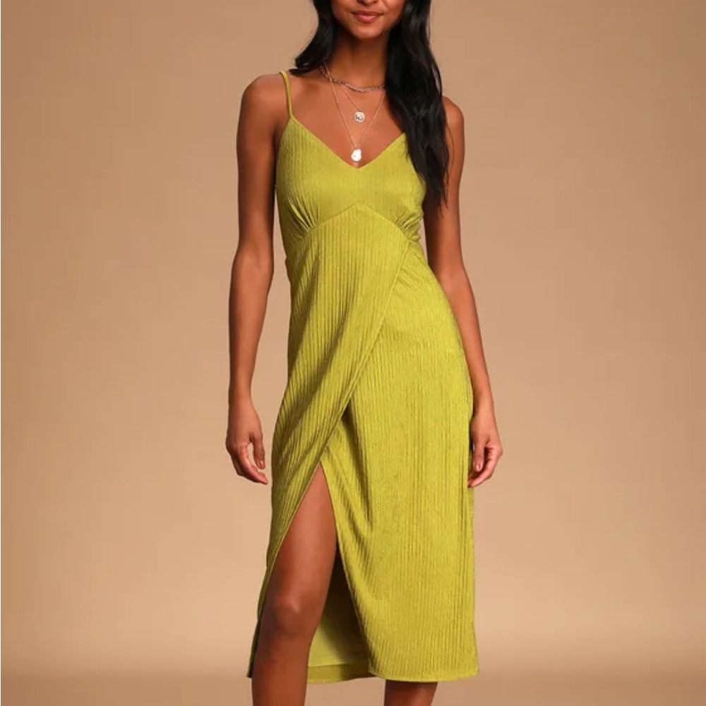 NWT Lulus Tie Back Midi Dress